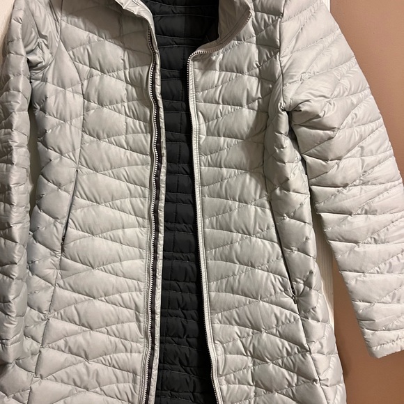 Patagonia puffer jacket. - Picture 2 of 3